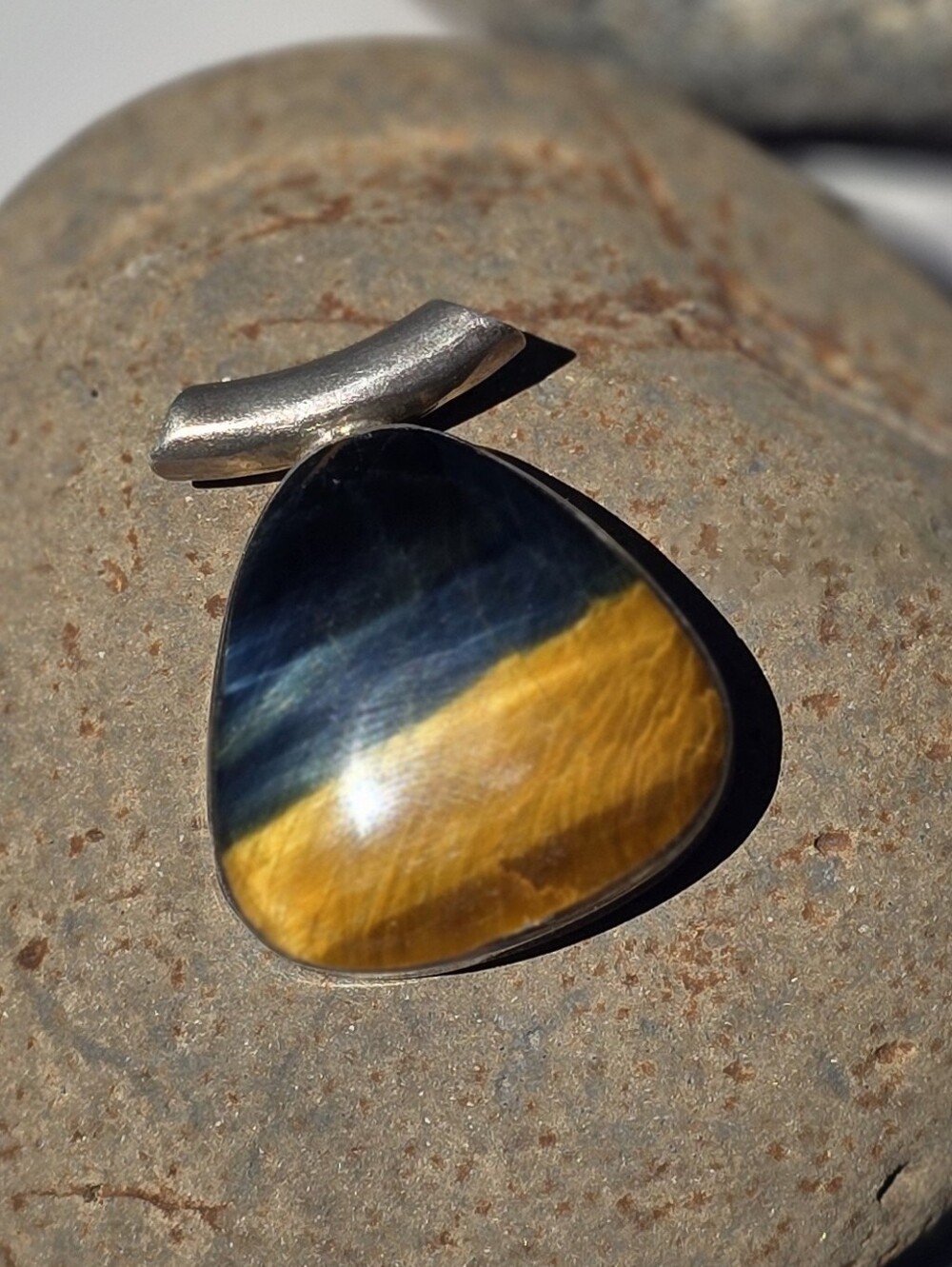 Wow vintage chunky heavy blue tiger's eye teadrop curved barrel bale 925 sterlin